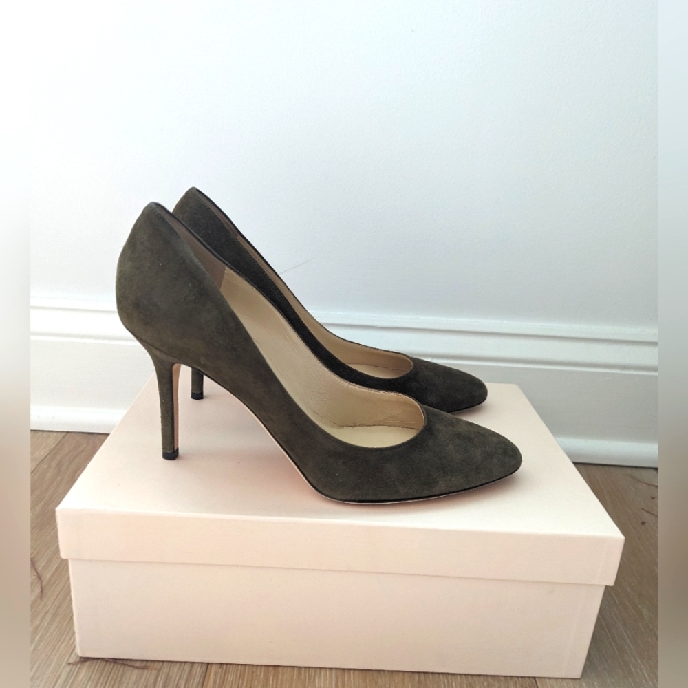 EUC Authentic Jimmy Choo 132Gilbert Suede Pumps (Size 39, Military Green)